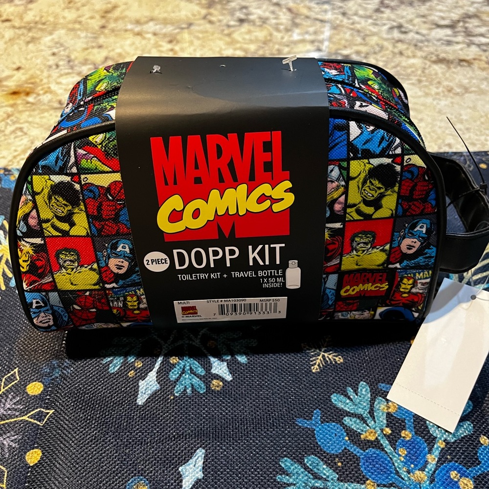 NEW Marvel Comics On The Grid Dopp Kit/Toiletry Bag (Batman, Spiderman, Hulk)